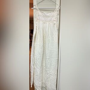 Elegant White Women's sleepwear